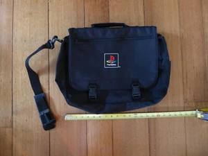 Unbenutzte Sony Play Station Umhängetasche an Anbieter beim Start übergeben - Bild 1 von 7
