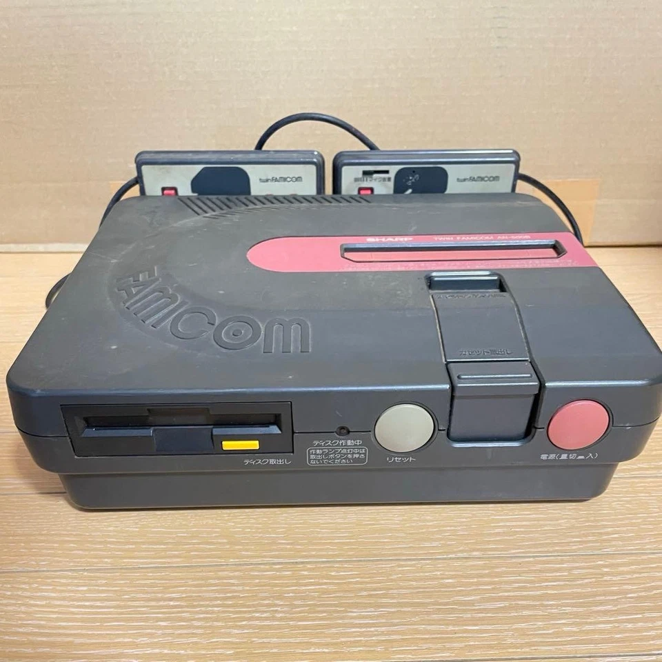 Consola Sharp Twin Famicom Negra AN-500B Operación Confirmada Foto 1 de 4