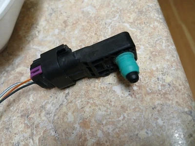 Sensor de presión de combustible original genuino 13502903 Chevrolet Camaro  Foto 1 de 4
