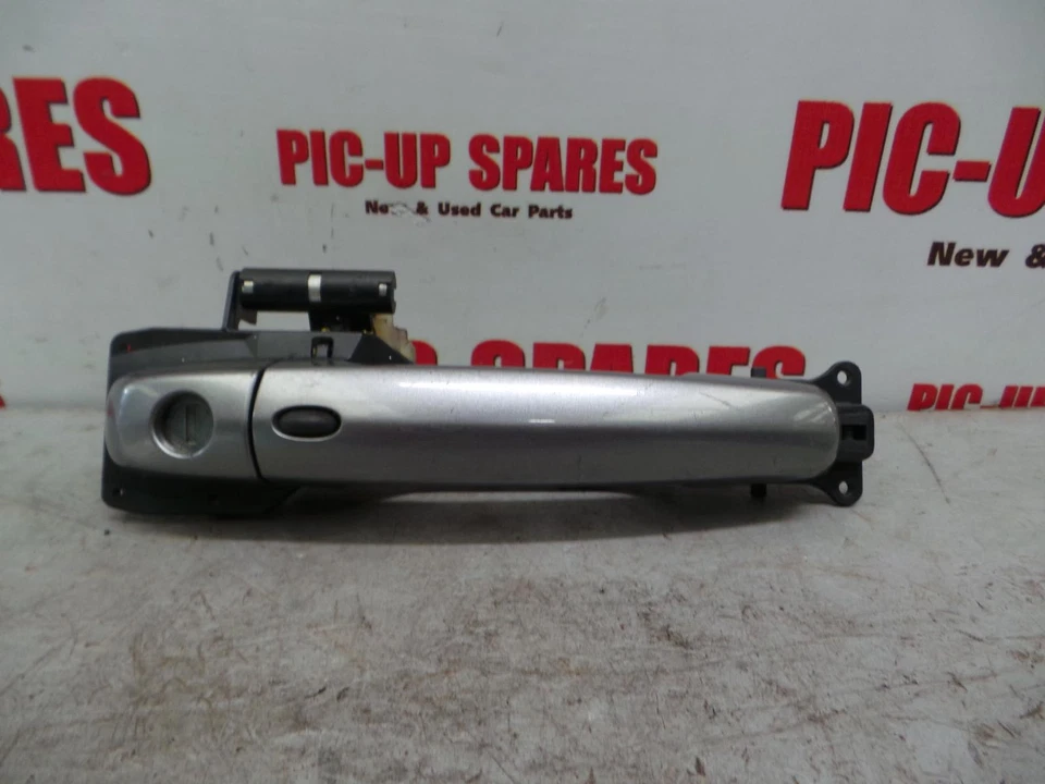 Suzuki SX4 2006-2013 Drivers Front Outer Door Handle Silver 0000229477 - Изображение 1 из 1