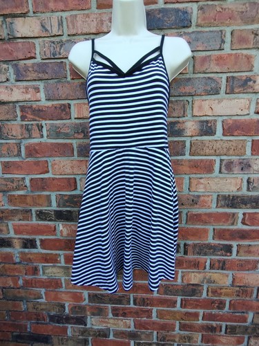 UNDERCOVER Bel prendisole ROSA us dictoria Victor S ero n ighe righehe b aglia t 