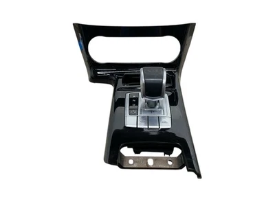 2013-2018 MERCEDES G63 CENTER CONSOLE GEAR SHIFT SELECTOR KNOB W/ TOP TRIM BEZEL - Imagem 1 de 4