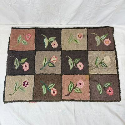 Vintage primitive Hooked Rug Floral Squares 24" x 37" 1920's 30 Flowers Cottage - Image 1 of 4
