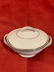 Noritake 6438 Sugar Bowl with Cover - Picture 1 of 1