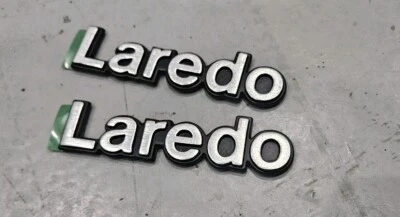 1986-1992 Jeep Cherokee Laredo Emblemas AMC OEM NOS - Imagem 1 de 4
