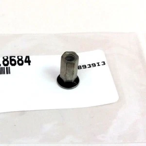 2005 2006 2007 Chevrolet Silverado Black Tailgate Cap Spoiler Nut OEM 11518684 - Picture 1 of 3