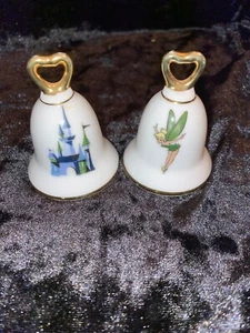 Salero y pimentero vintage de Walt Disney Productions castillo y campanilla - Imagen 1 de 4
