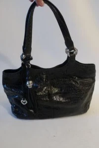 Bolso de mano Brighton D939863 de cuero de cocodrilo negro con borlas con encanto - Imagen 1 de 13