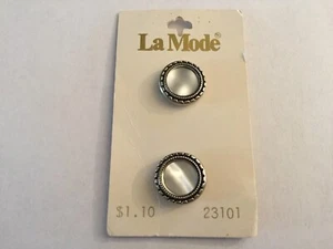 Vintage Pack Set Of 2 Pearl Silver-Tone Women’s La Mode Buttons - Picture 1 of 3