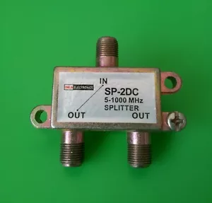 (1 PIEZA) DLS #SP-2DC divisor de 2 vías 5-1000 MHz 1 puerto paso de alimentación - Imagen 1 de 1