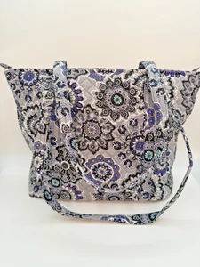 Vera Bradley Small Vera Tote Bag in Tranquil Medallion Pattern New With Tags - Picture 1 of 4