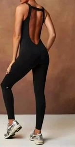Fabletics Motion365+ One Piece in Black Women’s Size M - NWT - Picture 1 of 11