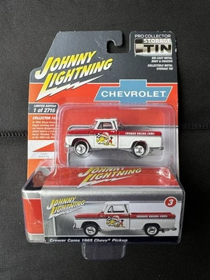 Chevy Pickup 1965 blanco rojo Crower Cams con hojalata Johnny Lightning fundido a presión 1:64 Foto 1 de 4