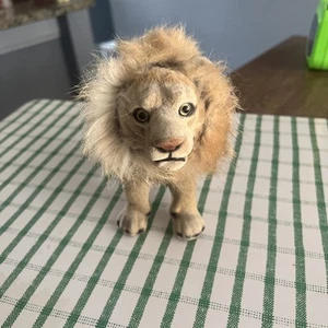 Vintage Löwe/Pelz Wackelkopf Figur Dekor Glasaugen Top Zustand - Bild 1 von 9