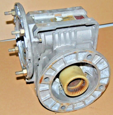 Riduttore Bonfiglioli W 75 U D28 P90B5 - Rapporto 1:20 - Immagine 1 di 4