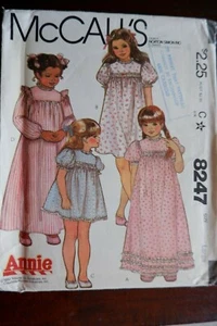 Ropa de niña Annie 8247 McCall's con patrón de costura vintage - Imagen 1 de 4