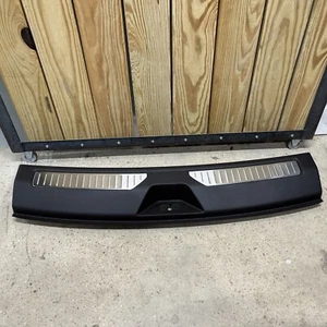 Used Genuine Motor Cargo Sill (BLACK&SILVER) Part #85124295. - Picture 1 of 18