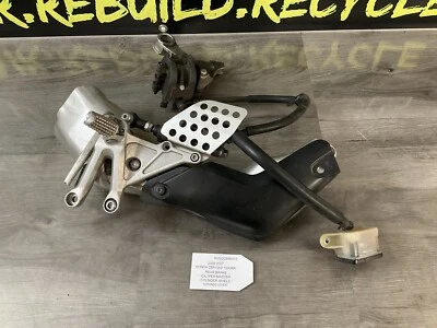 Honda CBR 1000 1000RR 2006 2007 pinzas de freno traseras escudo cilindro maestro E44 Foto 1 de 4