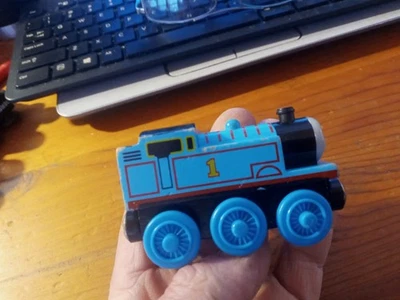Thomas & Friends Wooden Railway Thomas #1 motor para exhibición solo 2003 Foto 1 de 4