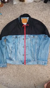 LEVI'S MOCKNECK DENIM TRUCKER JEAN JACKET sz M - Picture 1 of 9