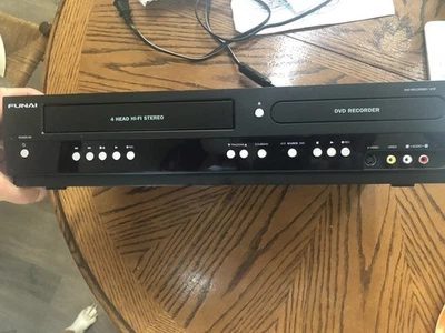 DVD-рекордер/видеомагнитофон комбинированный Funai ZV427FX4 - Изображение 1 из 3