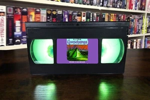 Goosebumps: Welcome To Camp Nightmare VHS Lamp + Remote - Imagen 1 de 2