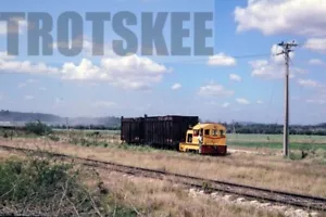35mm Slide CUBA Railways Diesel Railcar 4112 Granma Mill 2000 Orig - Picture 1 of 1