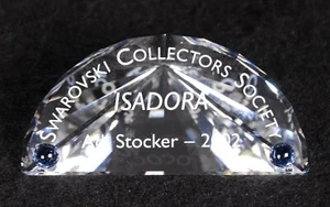 Targa SWAROVSKI CRYSTAL Austria SCS 2002 TITOLO "ISADORA" di Adi Stocker 2,5"L - Foto 1 di 4