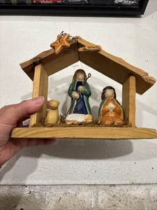 Presepe vintage con mangiatoia in ceramica e legno pezzo unico - Foto 1 di 5