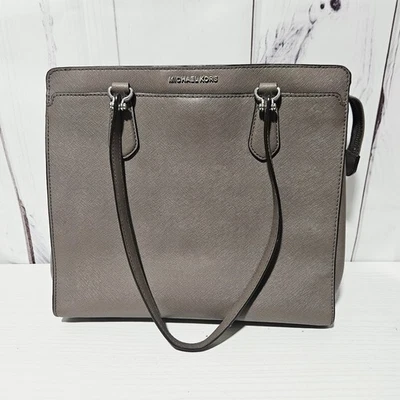 Michael Kors DEE DEE Large Taupe Convertible Saffiano Leather Tote/Bag/Purse - Image 1 of 4