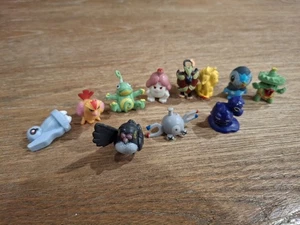 Nintendo Pokemon Lot Of 11 Mini Figures RL 1" Politoad, Beldum, Ludicolo VTG - Foto 1 di 5