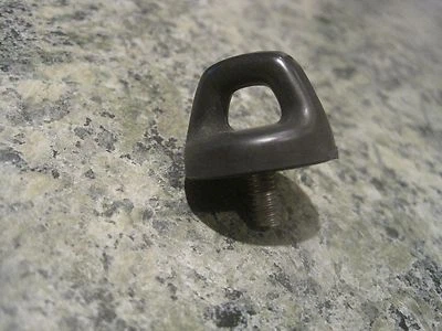 Ganchos ojales para portaequipajes de techo de carga Infiniti QX4 OEM 2003 Foto 1 de 3