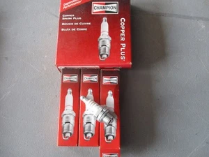 Nuevo Champion Bujías Pequeño Motor (3) # 843 / CJ8 Cortacésped Paquete De Colección Oferta 3 - Imagen 1 de 1