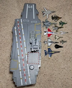 US Flugzeugträger, 12 Diecast Militär Jagdflugzeug Jets Vintage 02 Red Box - Bild 1 von 24