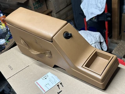 Camión pequeño Chevy GMC Jimmy Blazer S-10 1982-1993 - consola central GM OEM bronceado Foto 1 de 4