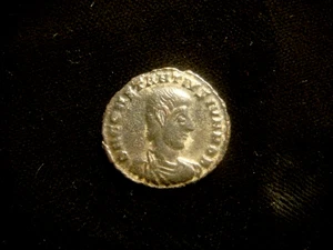 CONSTANTIUS GALLUS, Caesar AD 351-354. NUMMUS. Siscia. Soldier spearing Horseman - Picture 1 of 2