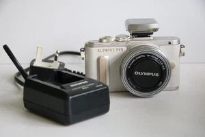 Olympus PEN E-PL8 - White (Kit w/ ED IIR 14-42mm Lens And Detachable Flash - Picture 1 of 14