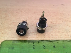 4mm panel socket banana type insulated   pack of 2    Good quality    Z1622 - Picture 1 of 1