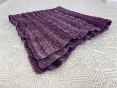 Manta alfombra de lana de fieltro grueso a rayas moradas hecha a mano 110 cm cuadrada Foto 1 de 4