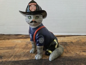 Hamilton Collection Furr Ever Feuerwehrmann PELZALARM FEUER Katze Figur grau Katze  - Bild 1 von 7