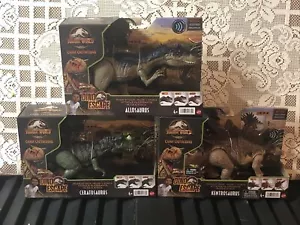 Jurassic park camp cretaceo allosauro, ceratosaurus & kentrosaurus nuovo 2022 - Foto 1 di 9