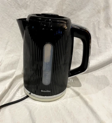 Breville Electric Jug Kettle Bold Collection VKT257 White 1.7L Fast Boil 313 - Image 1 of 3