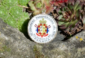KLEINER VINTAGE HANDGEFERTIGTER EMAILLE SCHLÜSSELANHÄNGER ABZEICHEN # CONGRESO PANAMA '55 925 STERLING - Bild 1 von 2