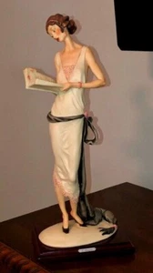 Vintage Giuseppe Armani Lady With Book 384F Figurine Sculpture - Picture 1 of 8