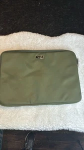 Kate Spade Laptop Tablet Case Sleeve Green Leather Zip Black Inside - Afbeelding 1 van 7