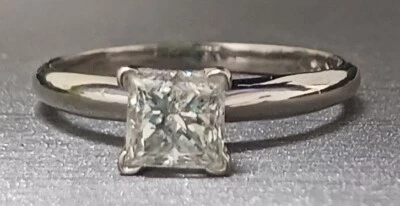 10kt White Gold 0.97 Carat Genuine Natural Princess Cut Diamond Ring Size 7 - Image 1 of 4