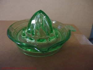 VTG Hazel Atlas Green TAB HANDLED Reamer Uranium Glass Crisscross Pattern - Picture 1 of 3