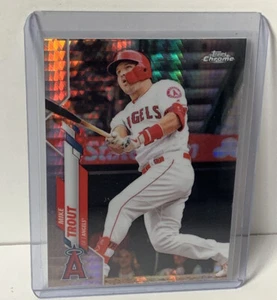 Tarjeta refractor prisma Mike Trout 2020 Topps cromada ángeles #1 - Imagen 1 de 2