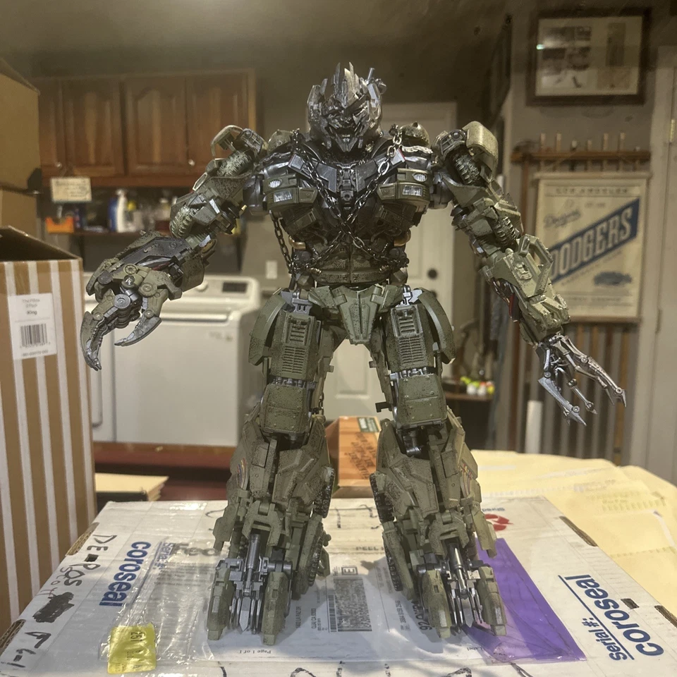 4th Party DP-01V Desperado Battle Damaged Megatron Upgrade Version - Image 1 of 4