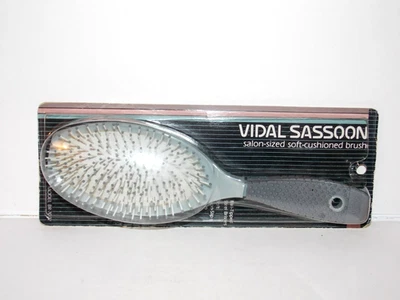 NEW 1989 Vidal Sassoon Gray Salon Sized Soft Cushion Oval Hair Brush BR-7002 NOS - Image 1 of 4